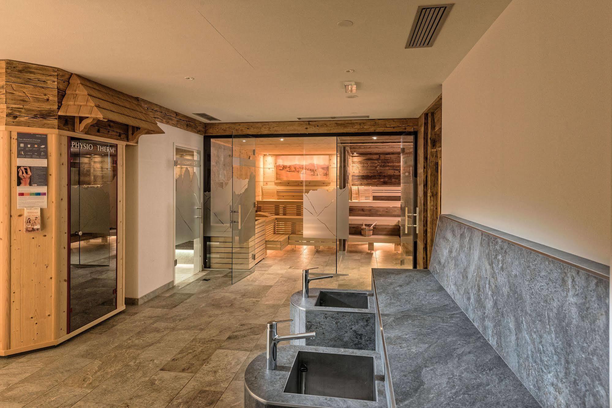Hotel Alpenland Moso in Passiria Exterior foto
